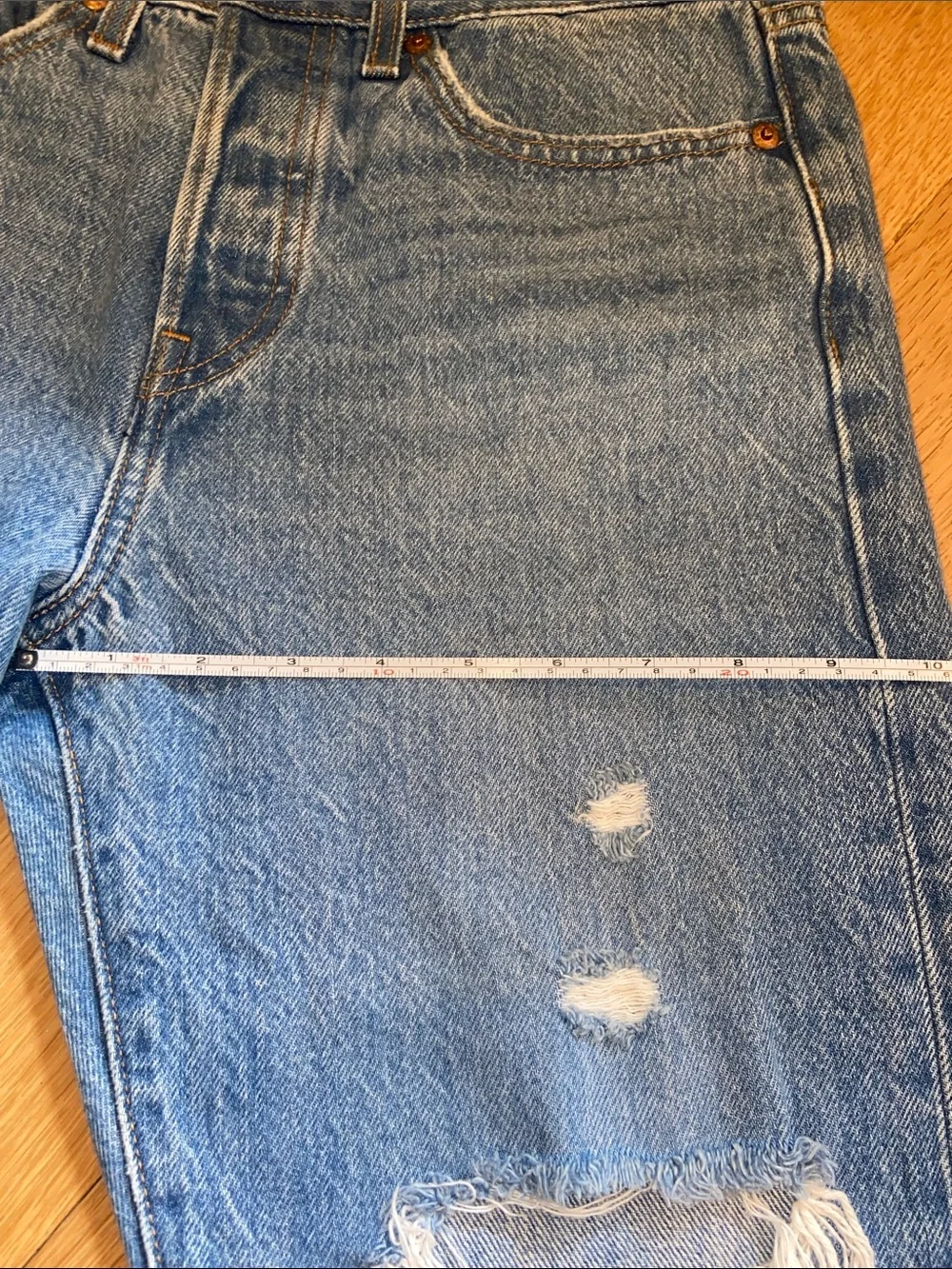 Levi’s Wedgie Fit Blue Denim Jeans Factory Distressed Button Fly Tapered 27 - Picture 15 of 16